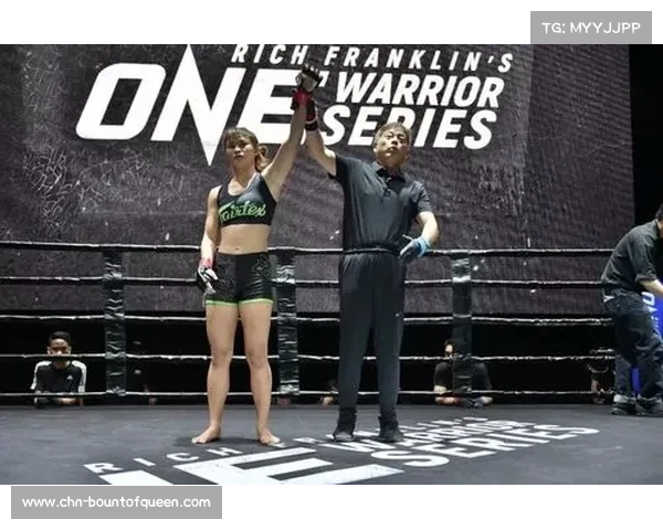 ONE 173现场：斯坦普回归战引爆东京有明竞技场，泰拳女王舞步再现